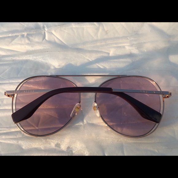 Marc Jacobs Aviator Sunglasses w/Case - Picture 2 of 8